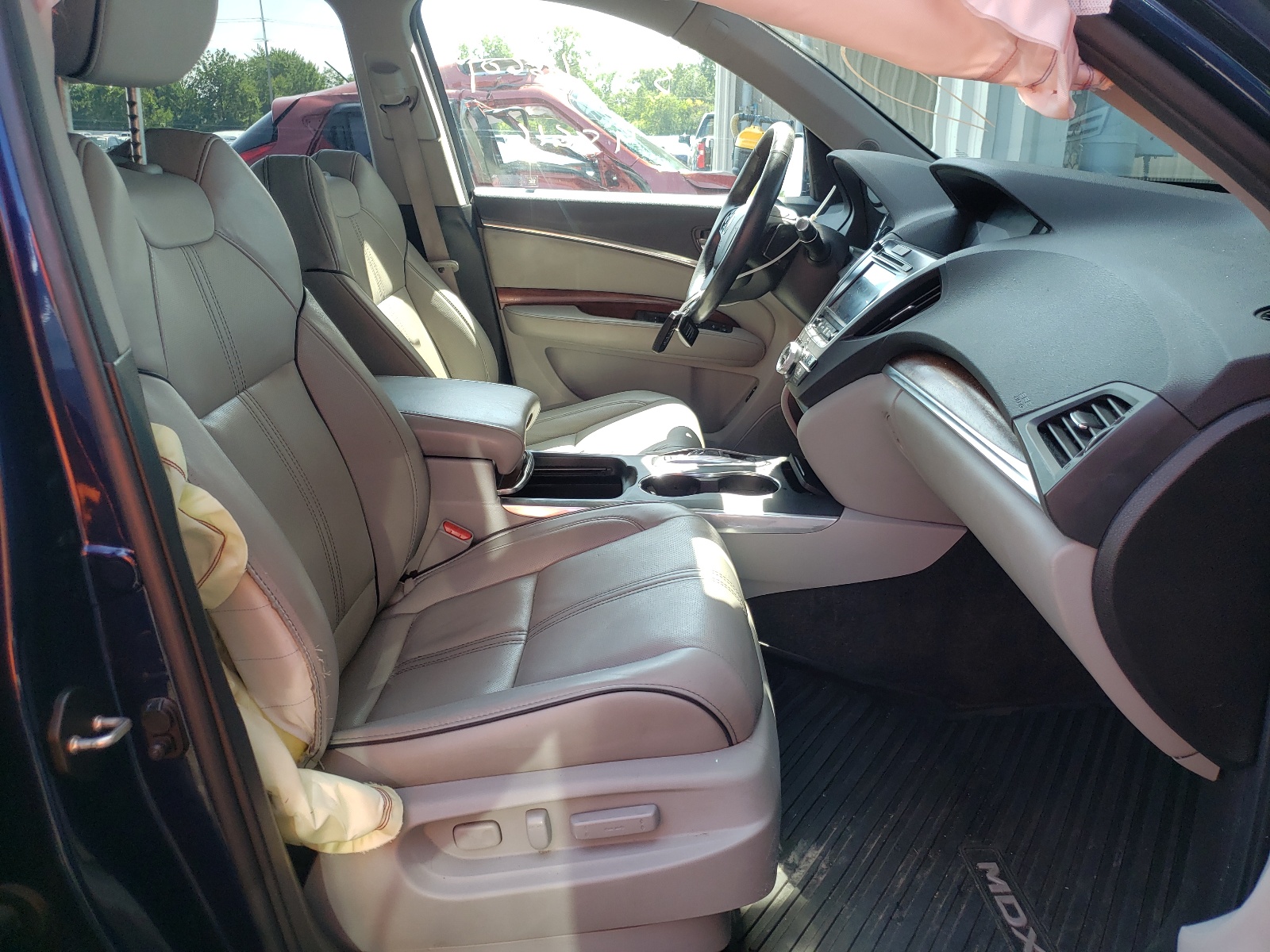 Photo 5 from auction – 2017 ACURA MDX AWD with VIN 5FRYD4H88HB013552
