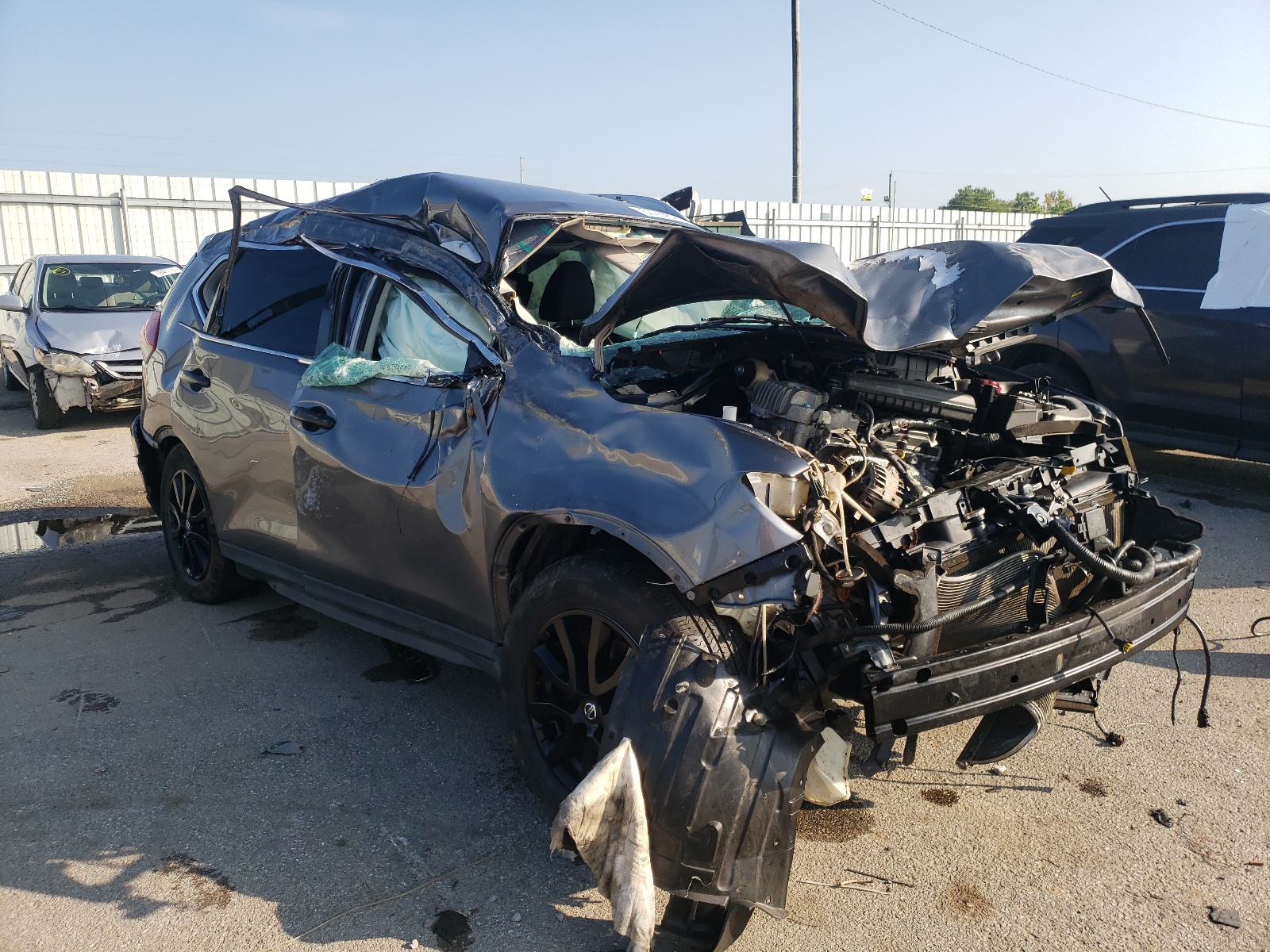 NISSAN ROGUE S 2019 with VIN KNMAT2MV8KP519997 - Photo from auction