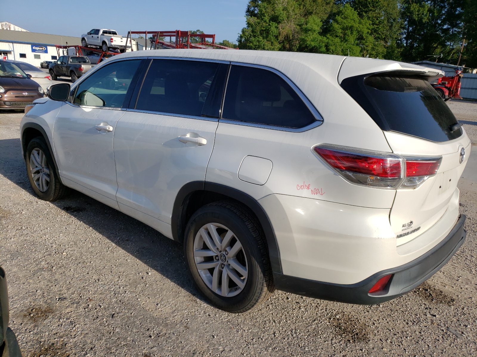 Photo 3 from auction – 2016 TOYOTA HIGHLANDER with VIN 5TDZARFH4GS022175