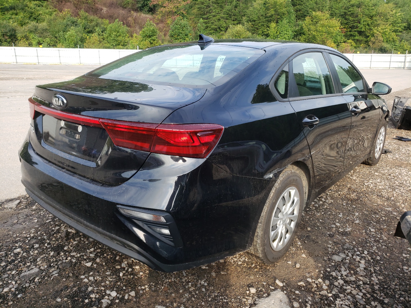 Photo 4 from auction – 2019 KIA FORTE FE with VIN 3KPF24AD5KE088521