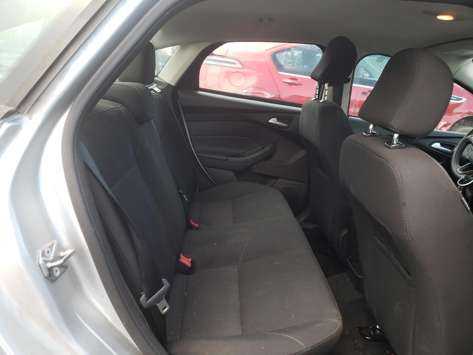 Photo 6 from auction – 2016 FORD FOCUS SE with VIN 1FADP3F28GL313903