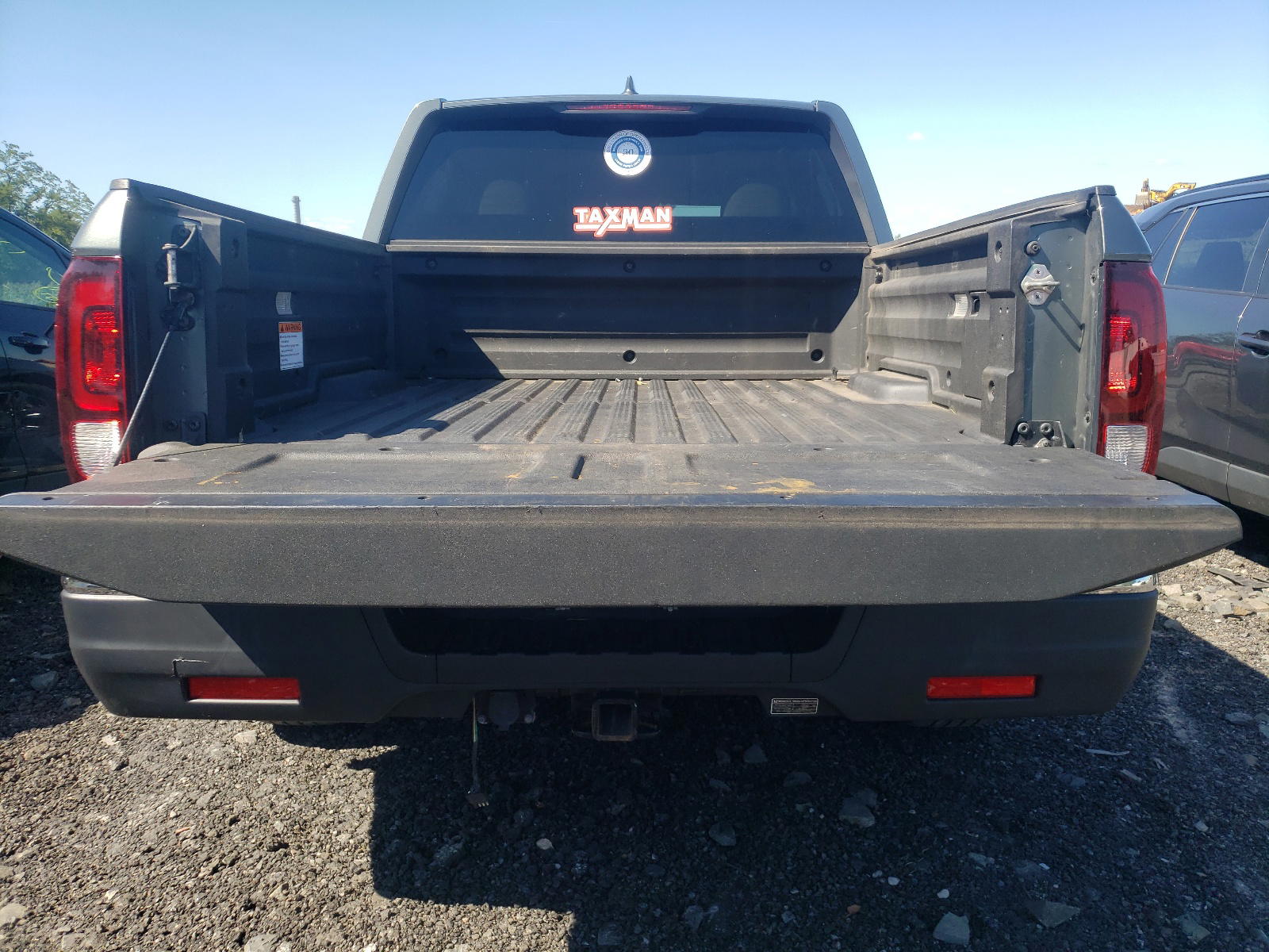 Photo 9 from auction – 2017 HONDA RIDGELINE with VIN 5FPYK3F56HB008173