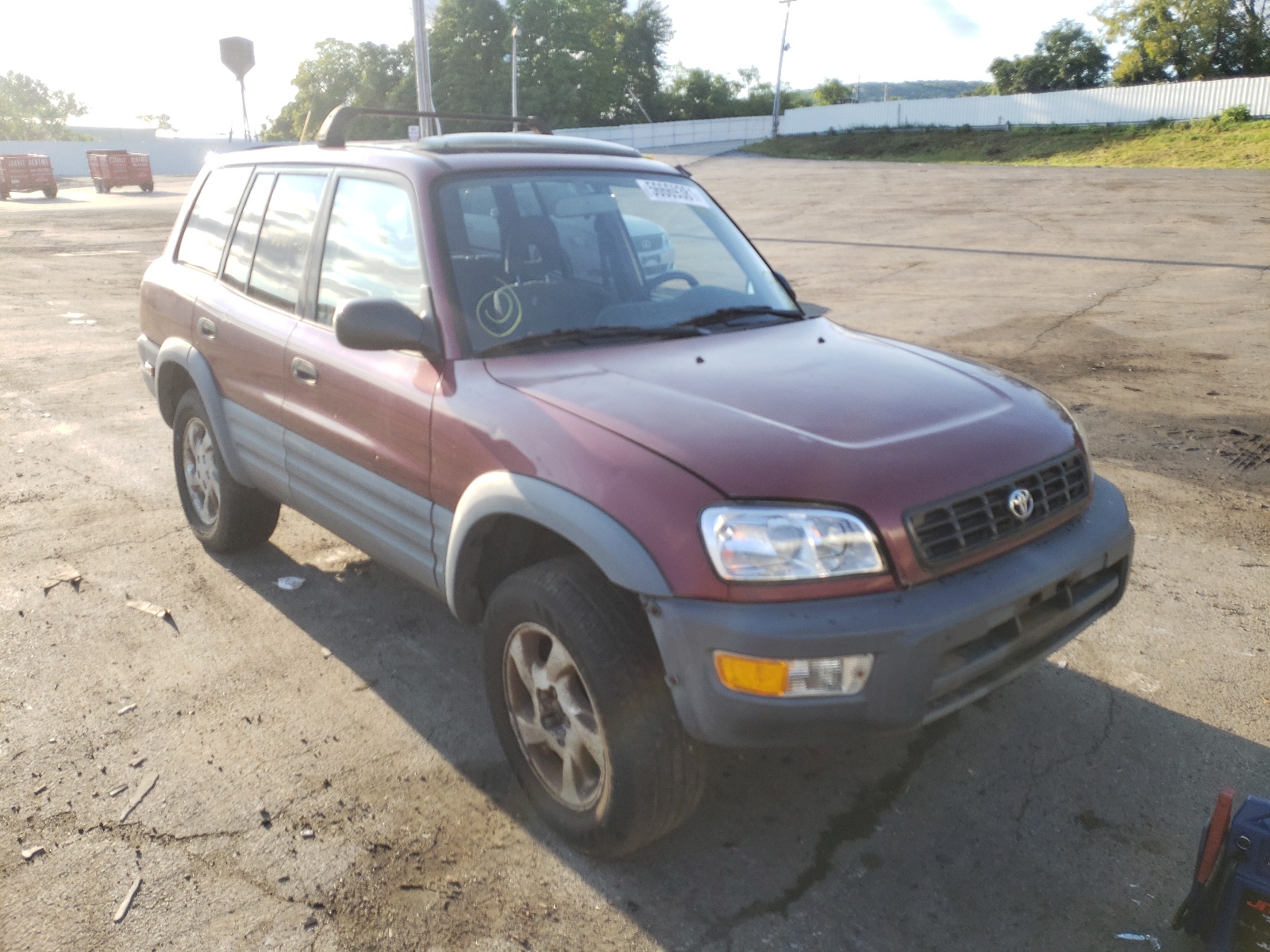 Photo 1 from auction – 1998 TOYOTA RAV4 with VIN JT3HP10V2W0167067
