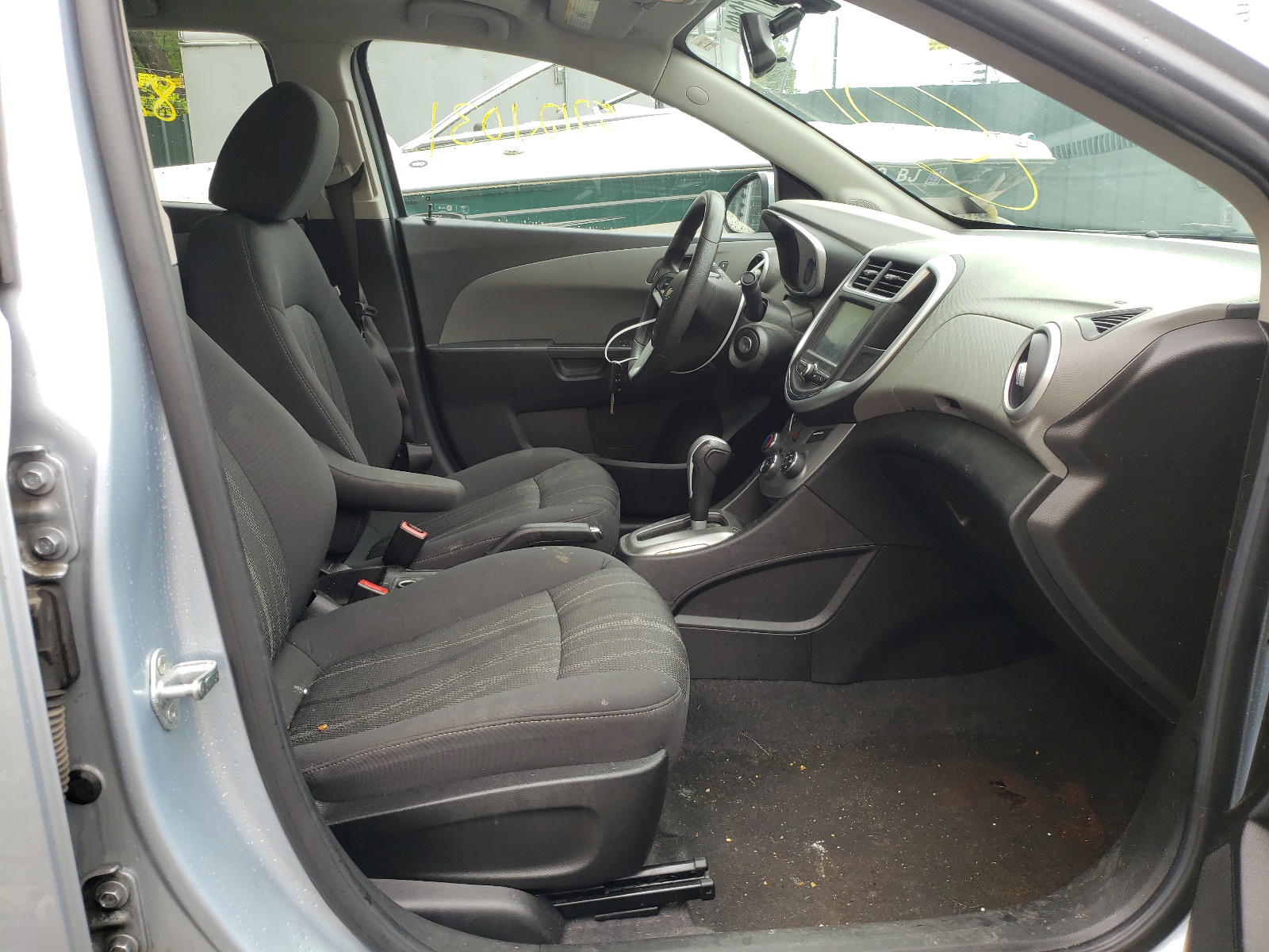 Photo 5 from auction – 2017 CHEVROLET SONIC with VIN 1G1JD5SH9H4123978