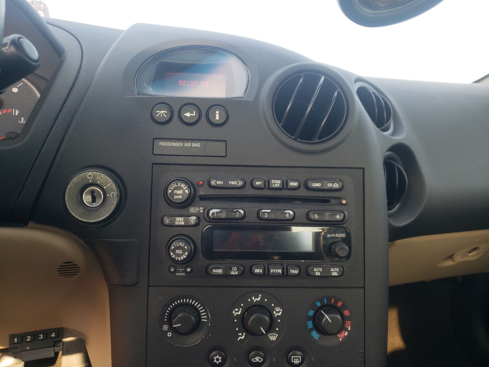 Photo 9 from auction – 2008 PONTIAC GRAND PRIX with VIN 2G2WP552281170197