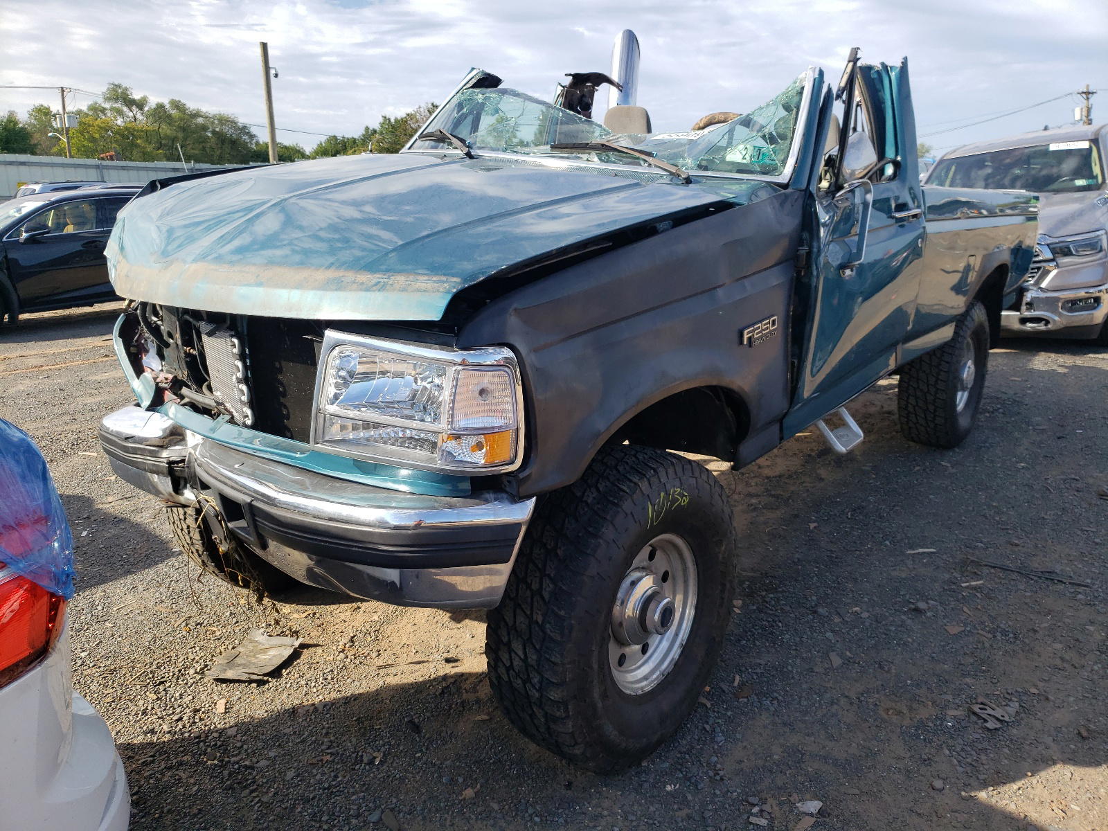 Photo 2 from auction – 1996 FORD F250 with VIN 2FTHF26F4TCA41270