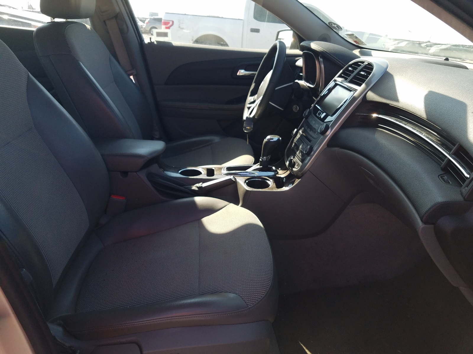 Photo 5 from auction – 2016 CHEVROLET MALIBU LIM with VIN 1G11C5SA7GF141842