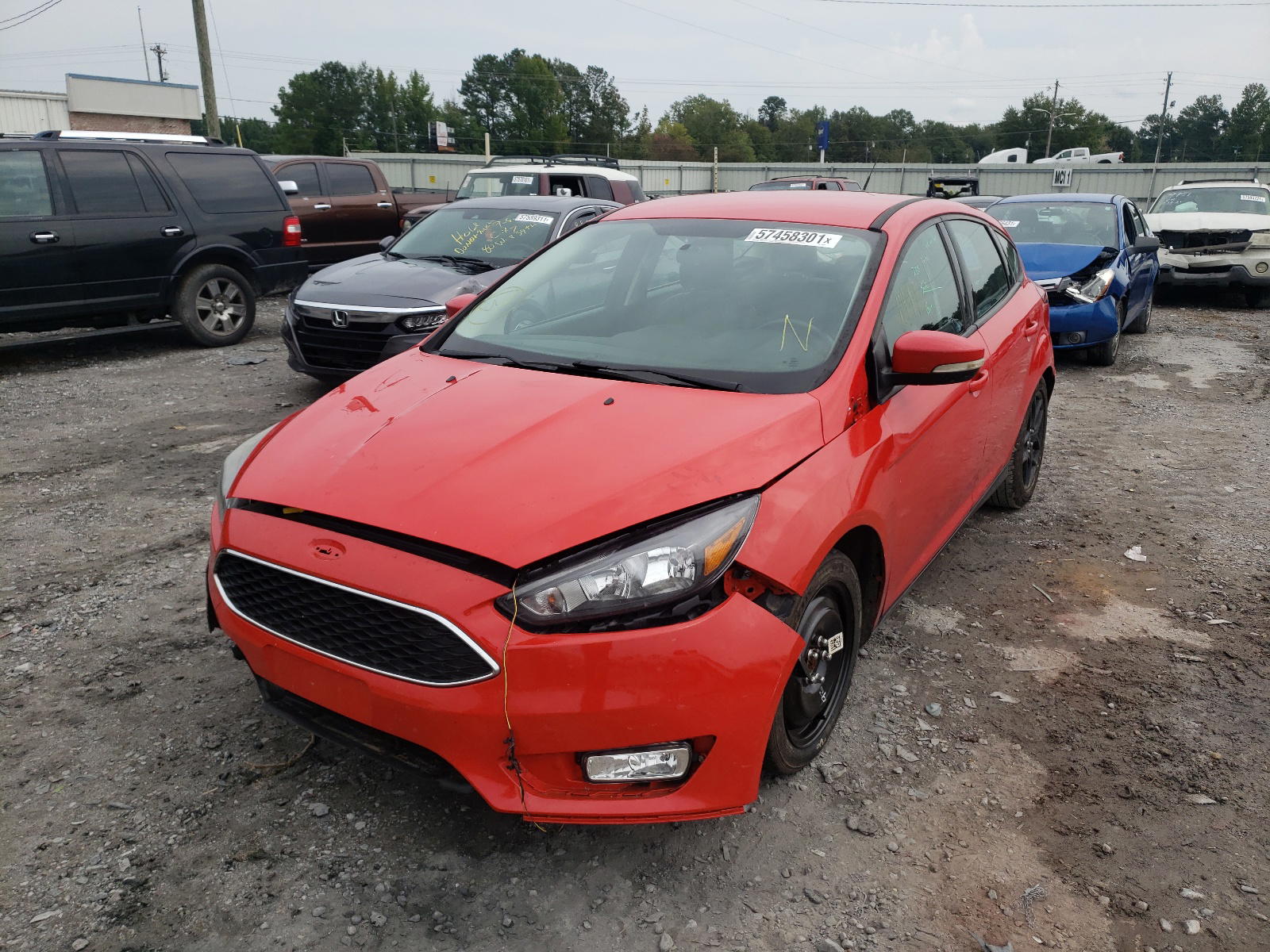 Photo 2 from auction – 2016 FORD FOCUS SE with VIN 1FADP3K27GL259709