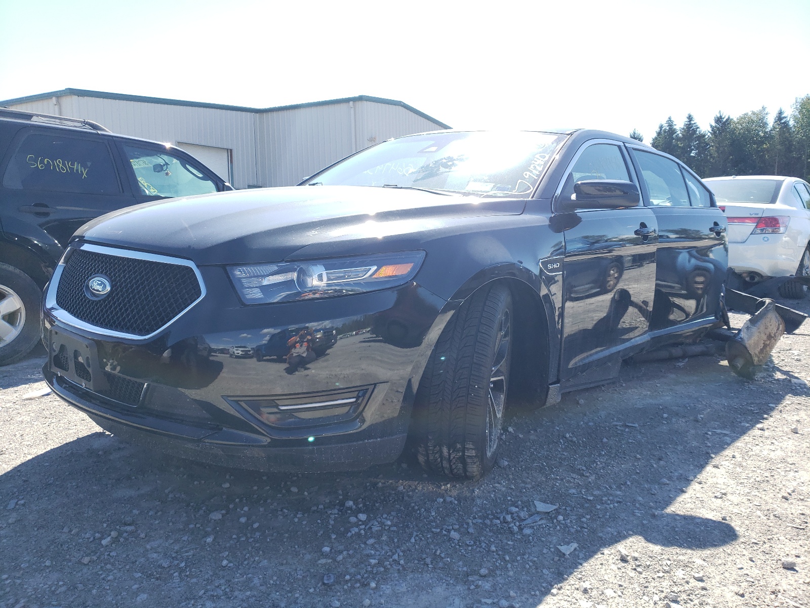 Zdjęcie 2 z aukcji – 2015 FORD TAURUS SHO z VIN 1FAHP2KT7FG143695