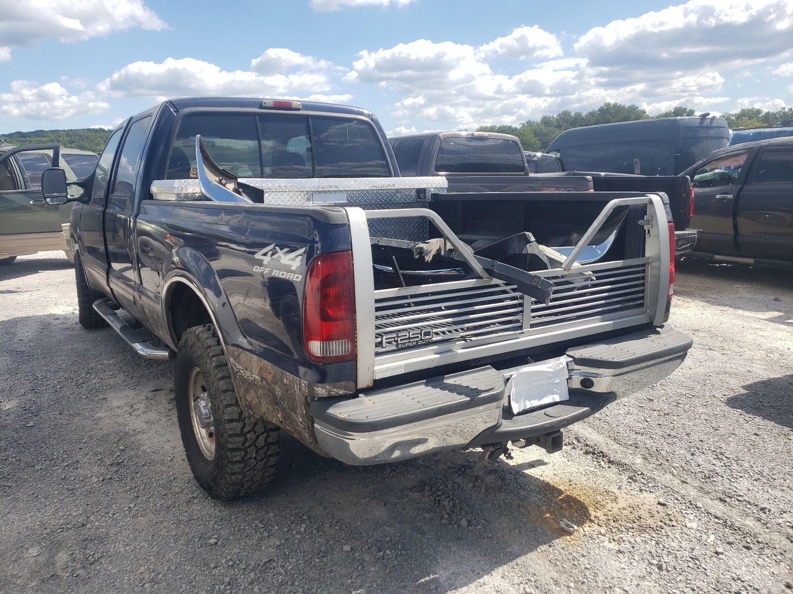 Photo 3 from auction – 2002 FORD F250 SUPER with VIN 3FTNW21L52MA23296