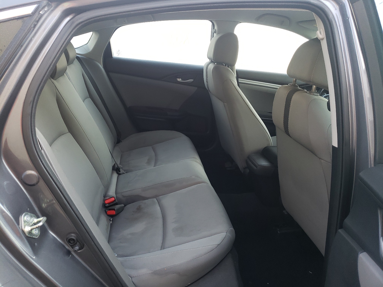 Photo 6 from auction – 2016 HONDA CIVIC LX with VIN 2HGFC2F58GH533088