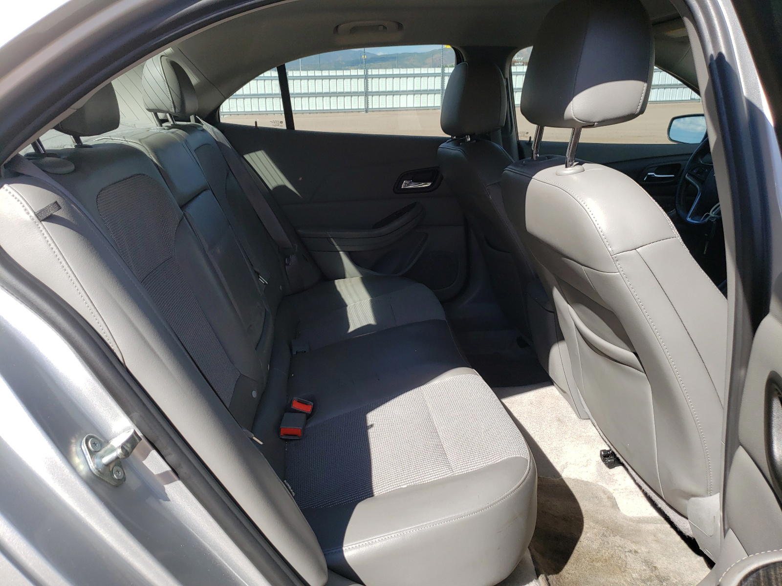 Photo 6 from auction – 2015 CHEVROLET MALIBU 2LT with VIN 1G11D5SL1FF149285