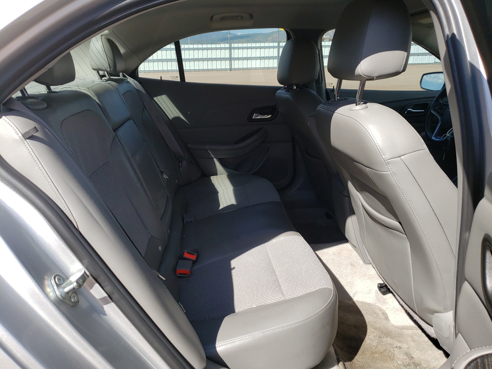 Zdjęcie 6 z aukcji – 2015 CHEVROLET MALIBU 2LT z VIN 1G11D5SL1FF149285