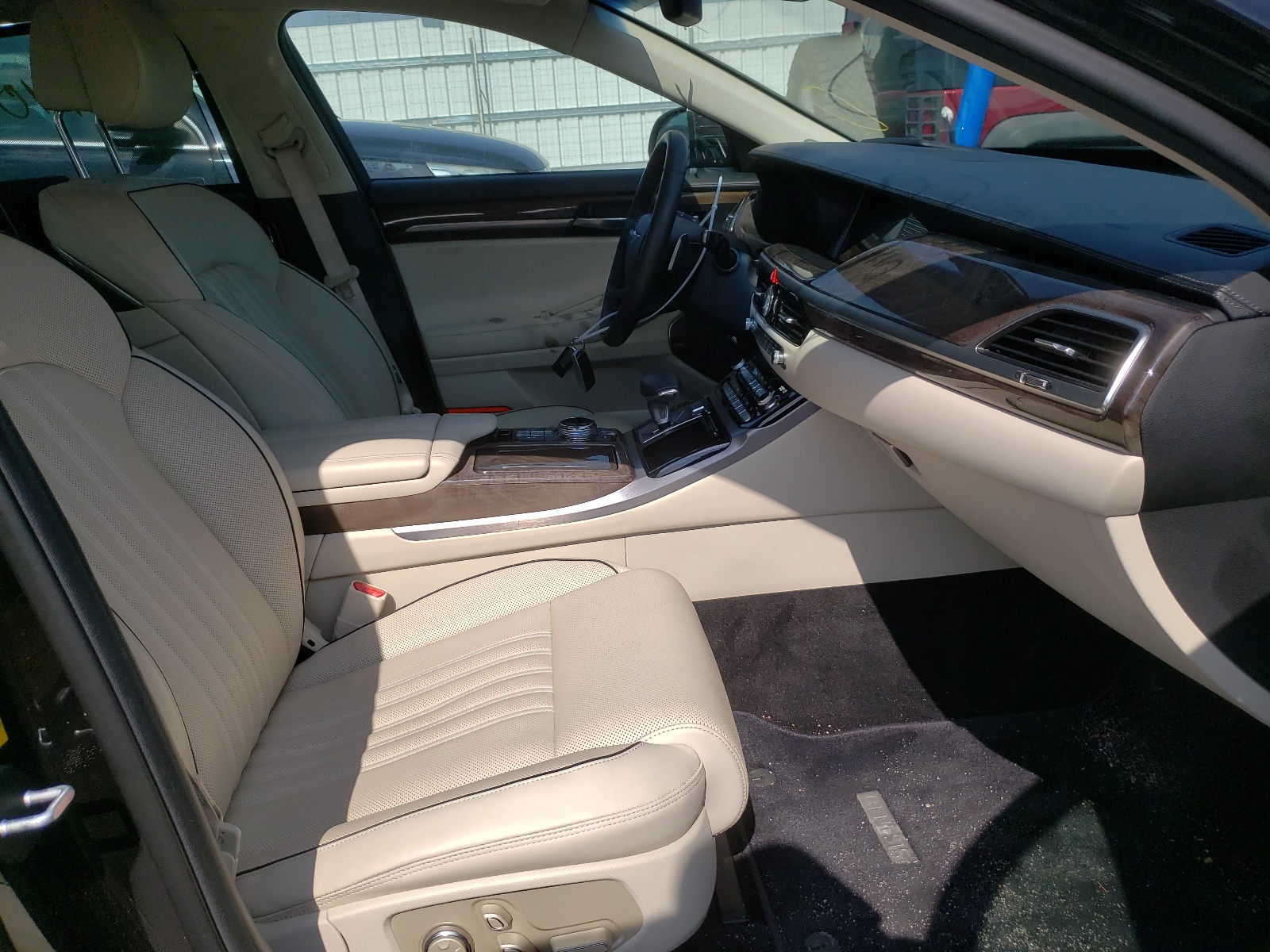 Photo 5 from auction – 2019 GENESIS G90 ULTIMA with VIN KMTF54JH6KU059221