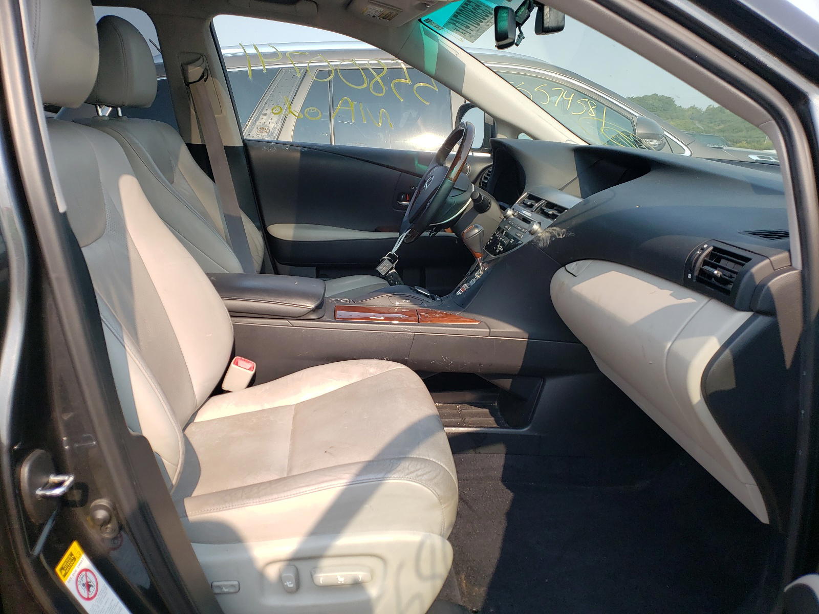 Photo 5 from auction – 2010 LEXUS RX 450 with VIN JTJBC1BA6A2009865