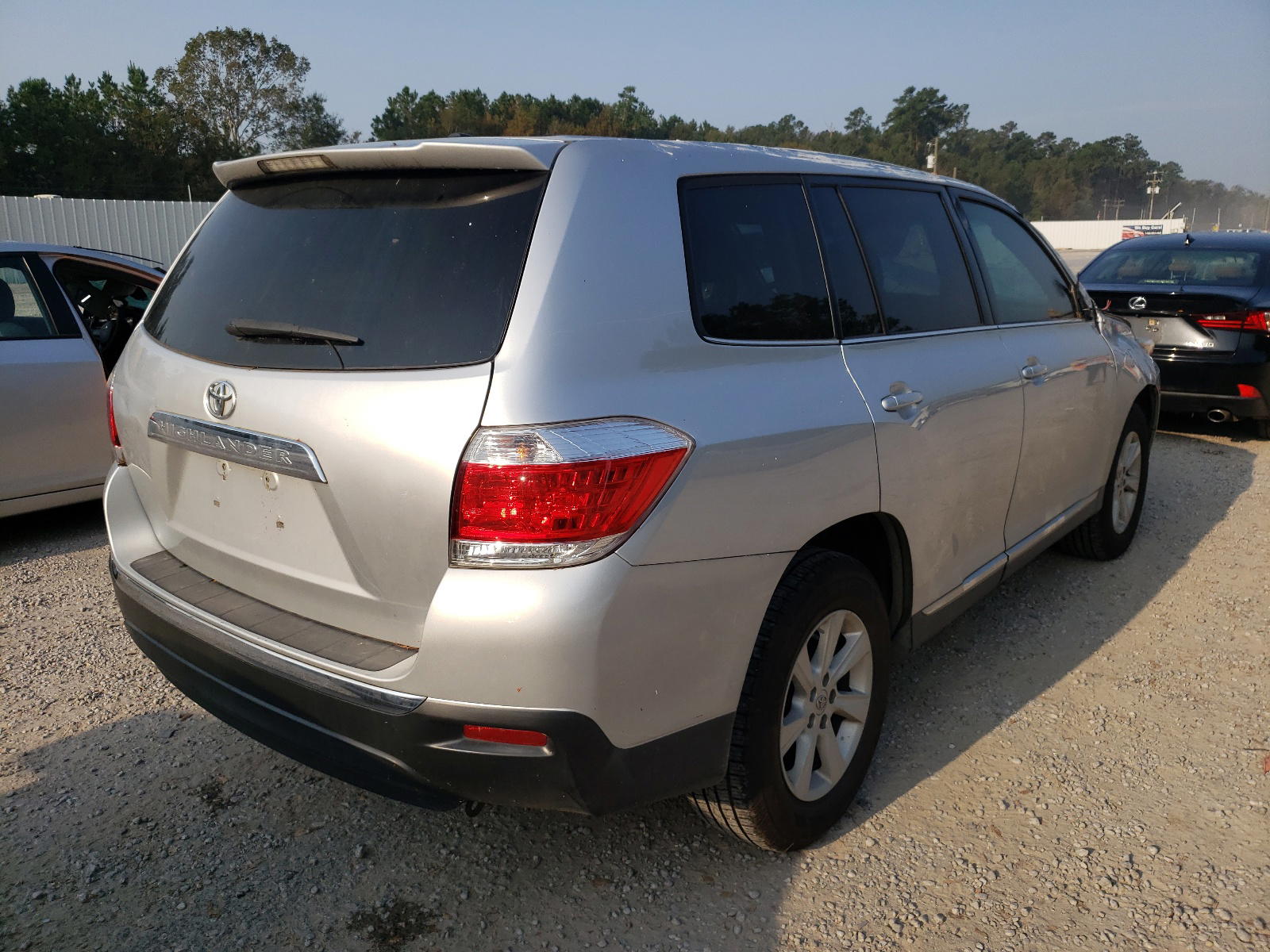 Photo 4 from auction – 2012 TOYOTA HIGHLANDER with VIN 5TDZA3EH1CS022031