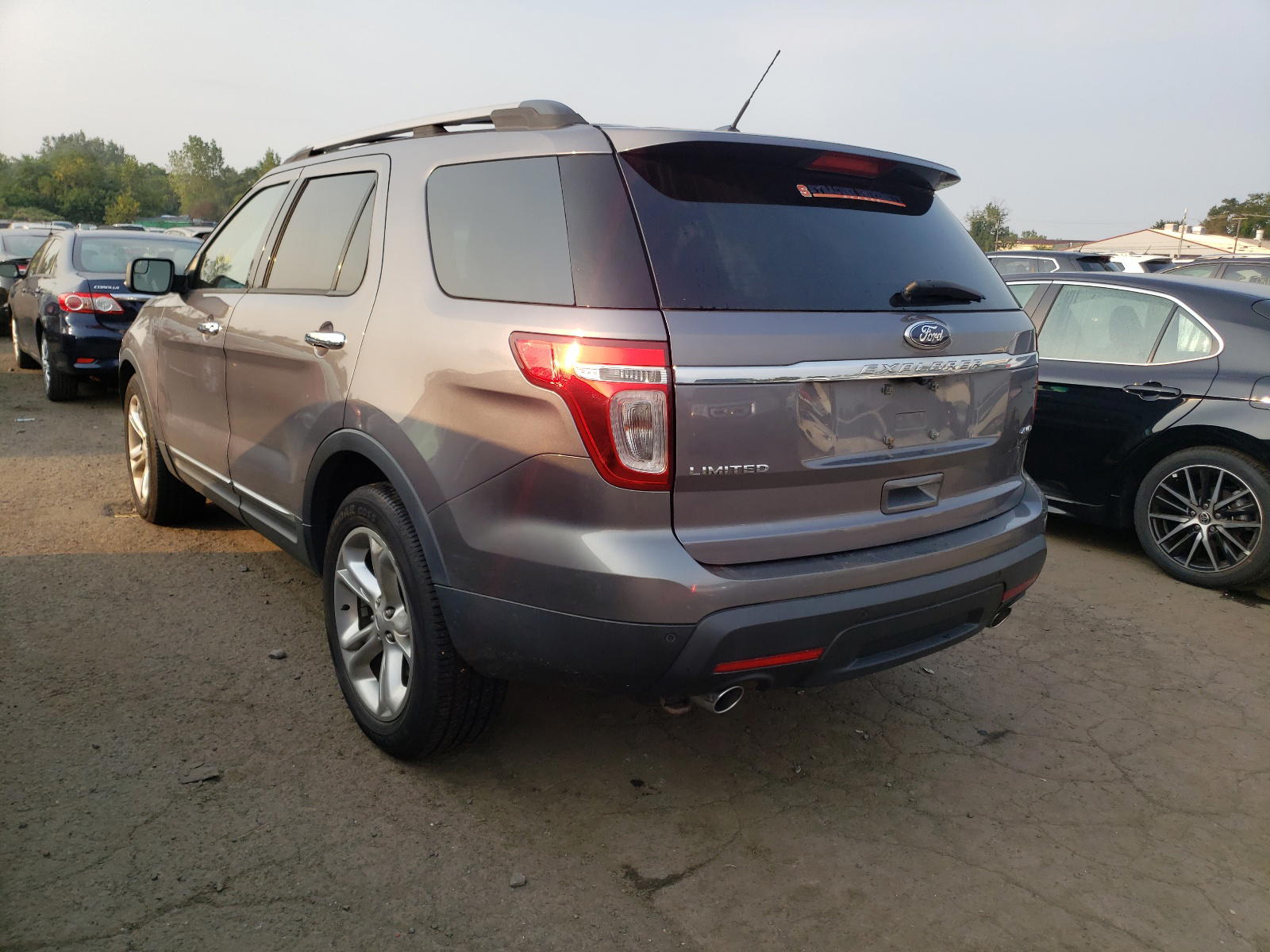 Photo 3 from auction – 2014 FORD EXPLORER L with VIN 1FM5K8F89EGA10791