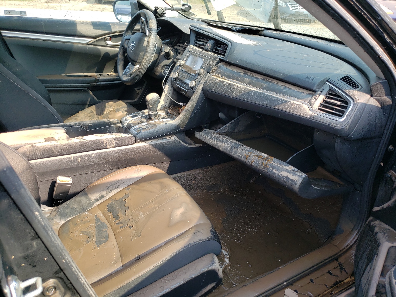 Photo 5 from auction – 2020 HONDA CIVIC LX with VIN 2HGFC2F65LH514985