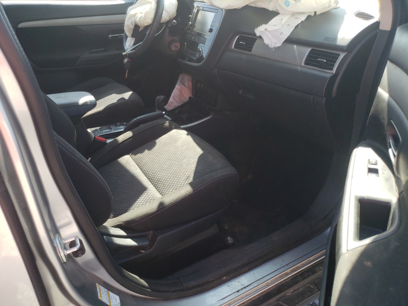 Photo 5 from auction – 2018 MITSUBISHI OUTLANDER with VIN JA4AD2A3XJJ005581