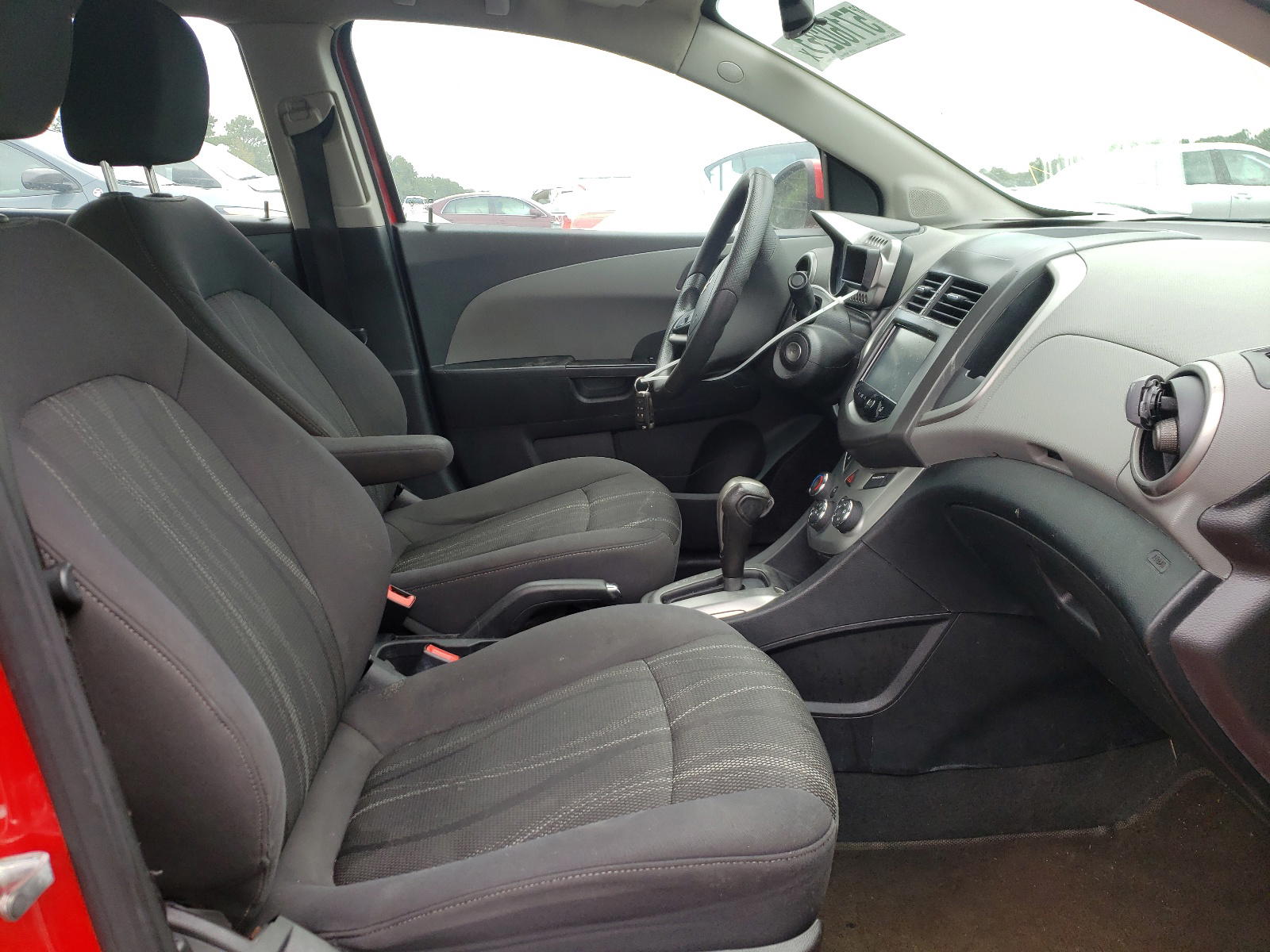 Photo 5 from auction – 2015 CHEVROLET SONIC with VIN 1G1JC5SH2F4216972