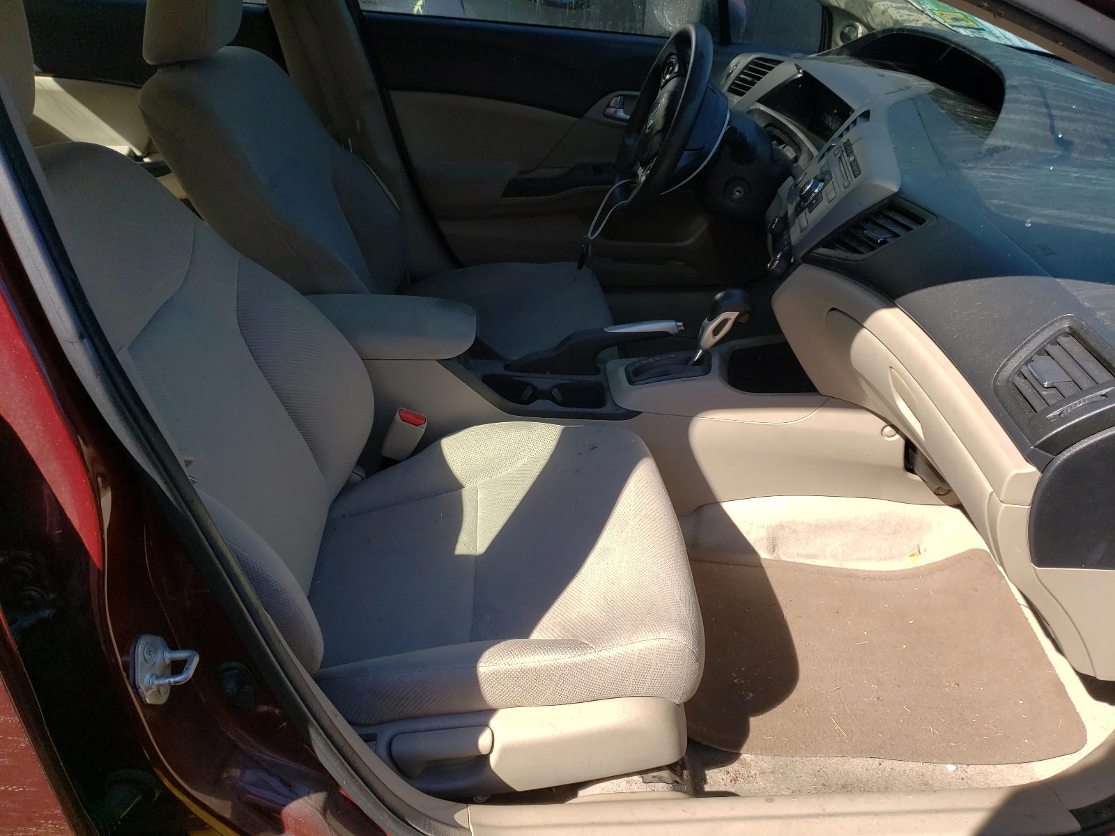 Photo 5 from auction – 2012 HONDA CIVIC EX with VIN 2HGFB2F85CH543620
