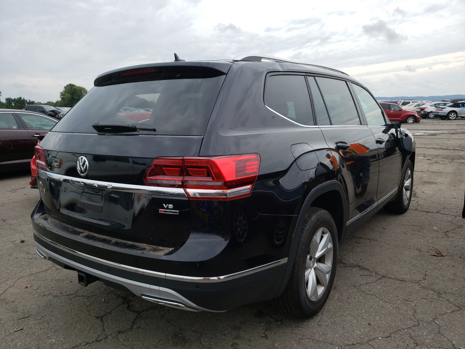Photo 4 from auction – 2018 VOLKSWAGEN ATLAS SEL with VIN 1V2MR2CA7JC539074