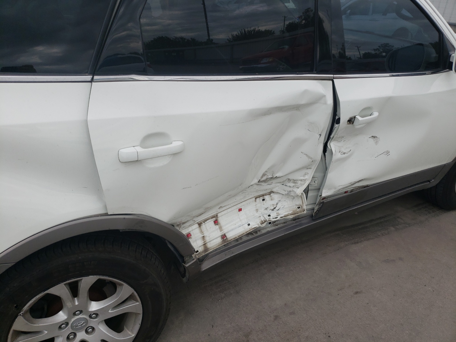 Photo 9 from auction – 2011 HYUNDAI VERACRUZ G with VIN KM8NU4CC3BU148982