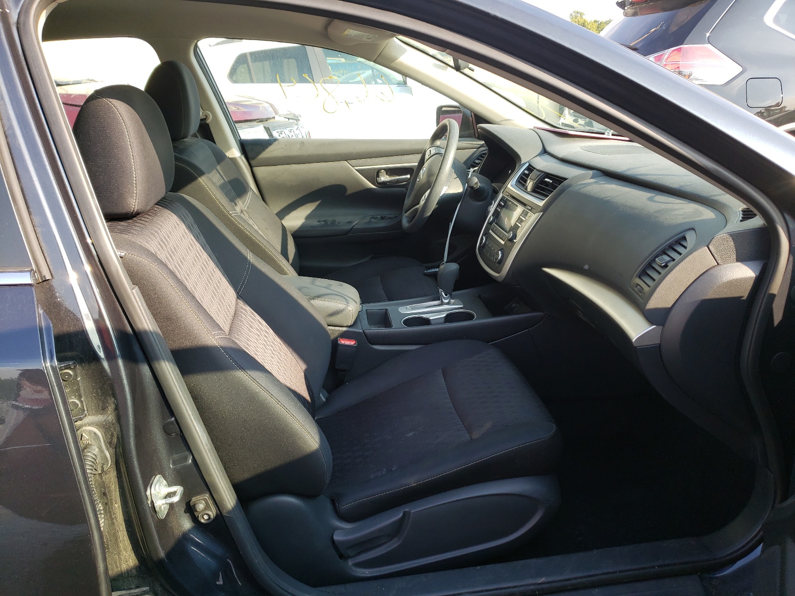 Photo 5 from auction – 2017 NISSAN ALTIMA 2.5 with VIN 1N4AL3AP0HC294394