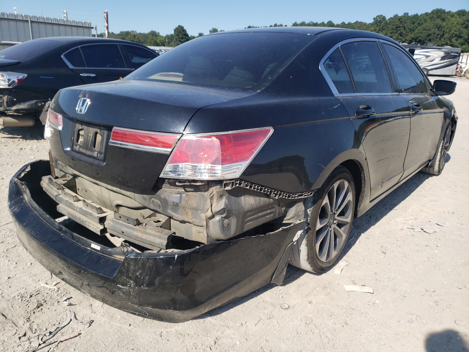 Photo 4 from auction – 2011 HONDA ACCORD LX with VIN 1HGCP2F33BA136305