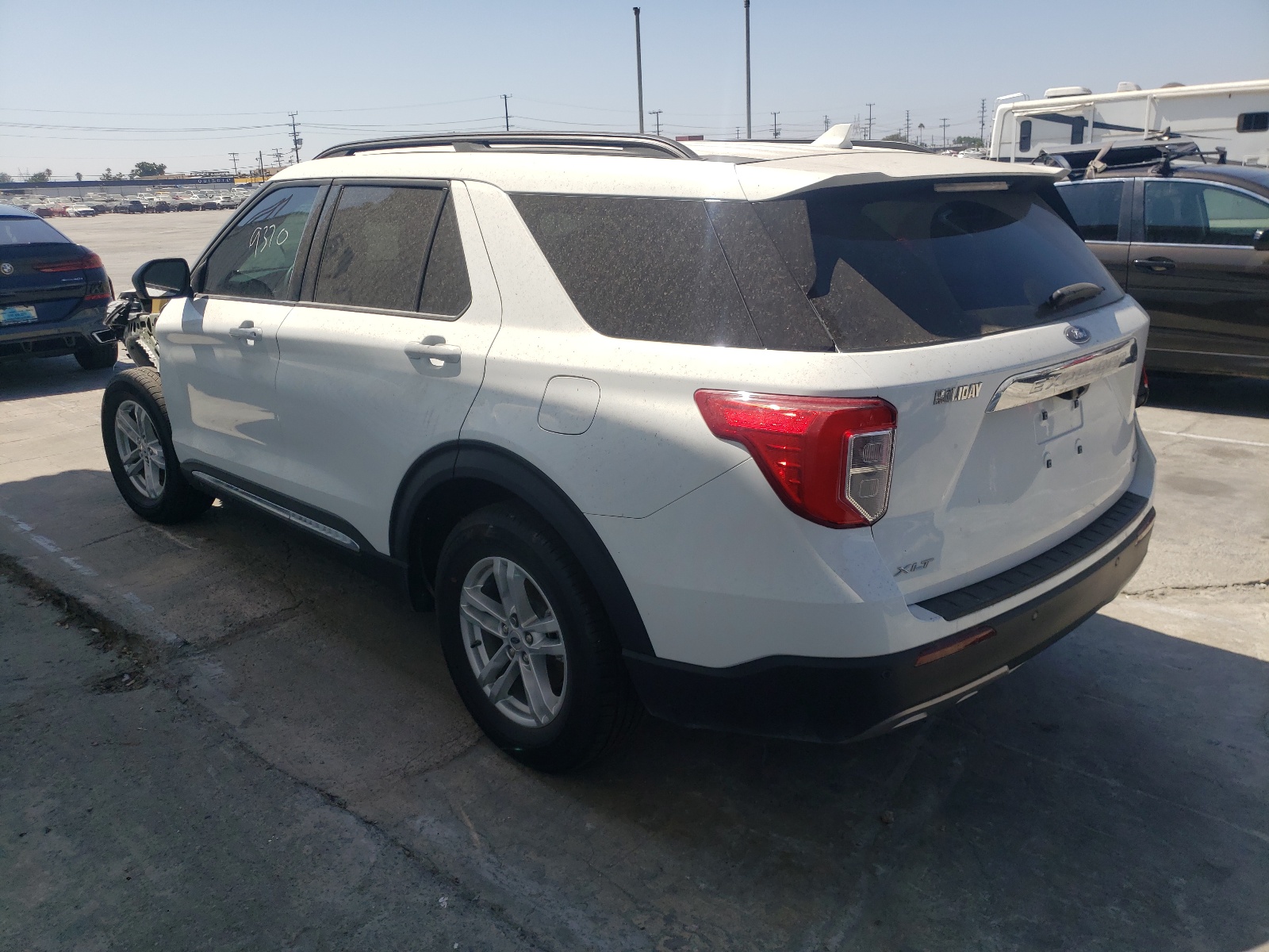 Photo 3 from auction – 2020 FORD EXPLORER X with VIN 1FMSK7DH6LGC80011