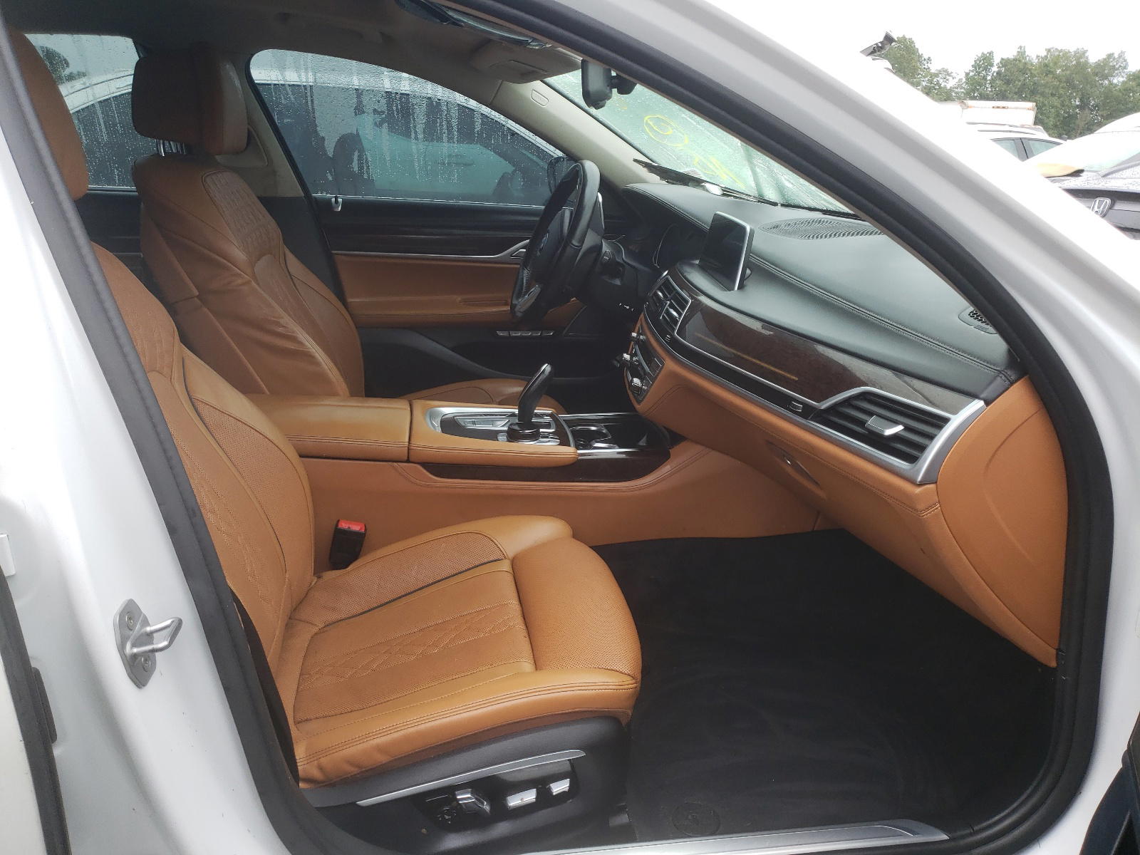 Photo 5 from auction – 2016 BMW 7 SERIES with VIN WBA7F2C56GG419890