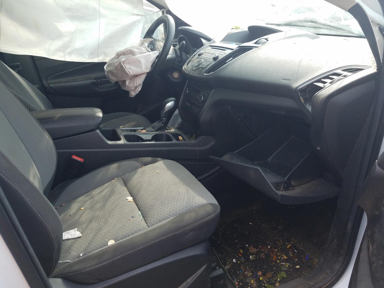 Photo 5 from auction – 2018 FORD ESCAPE SE with VIN 1FMCU0GD6JUC89000