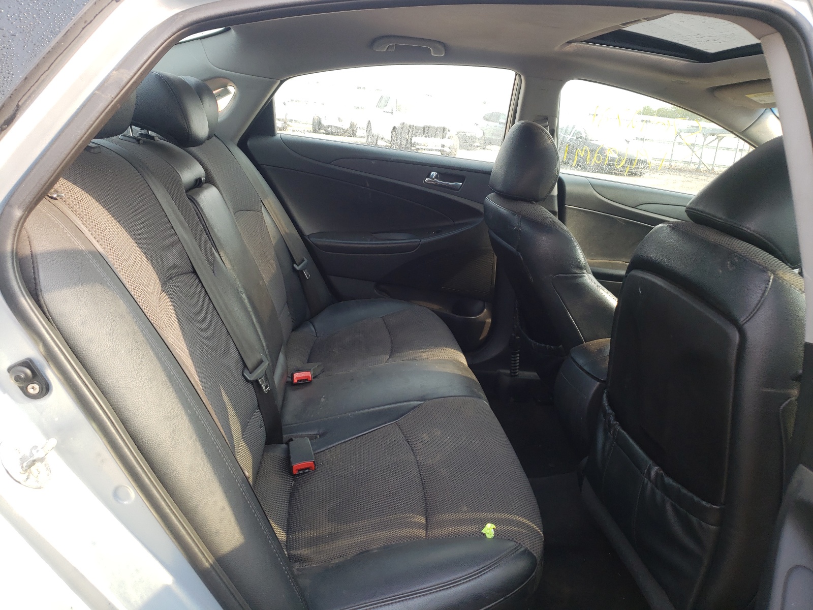 Photo 6 from auction – 2011 HYUNDAI SONATA SE with VIN 5NPEC4AC6BH142078