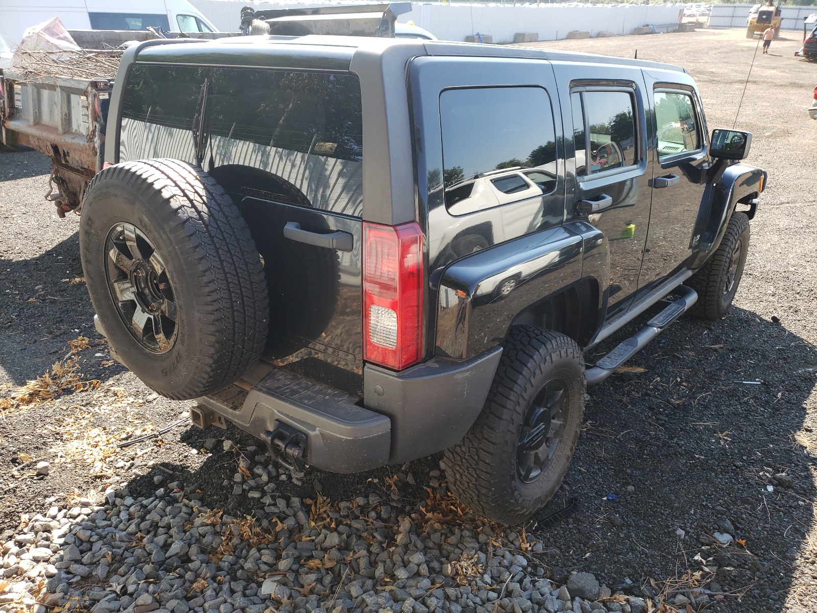 Photo 4 from auction – 2007 HUMMER H3 with VIN 5GTDN13E078247894