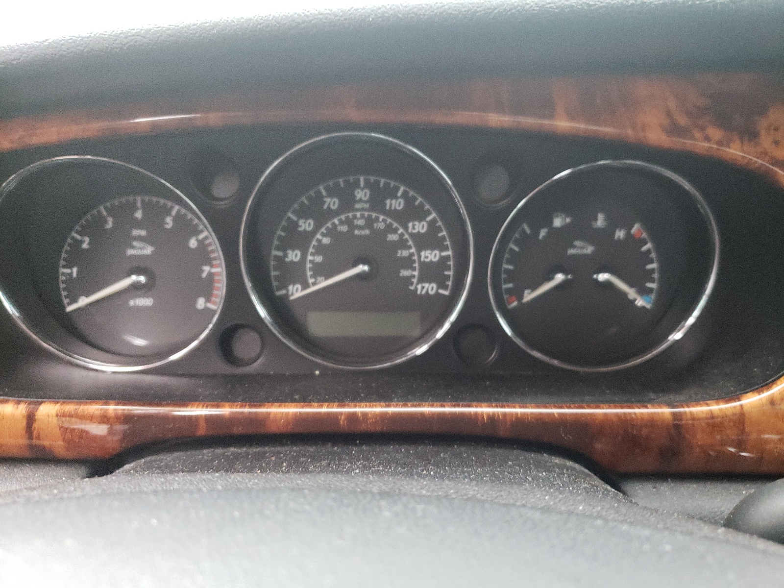 Photo 8 from auction – 2004 JAGUAR XJ8 with VIN SAJWA71C24SG16547