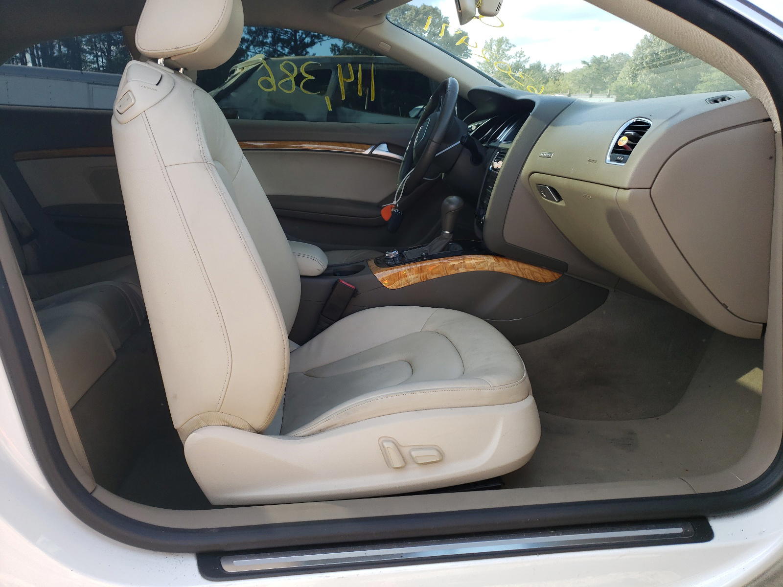 Photo 5 from auction – 2010 AUDI A5 PREMIUM with VIN WAULFAFR7AA075519
