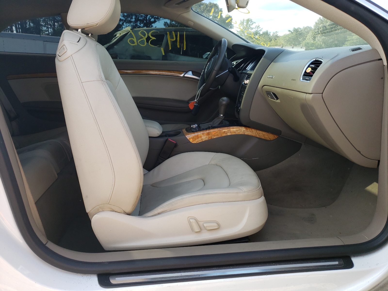 Фото 5 с аукциона – 2010 AUDI A5 PREMIUM с VIN WAULFAFR7AA075519