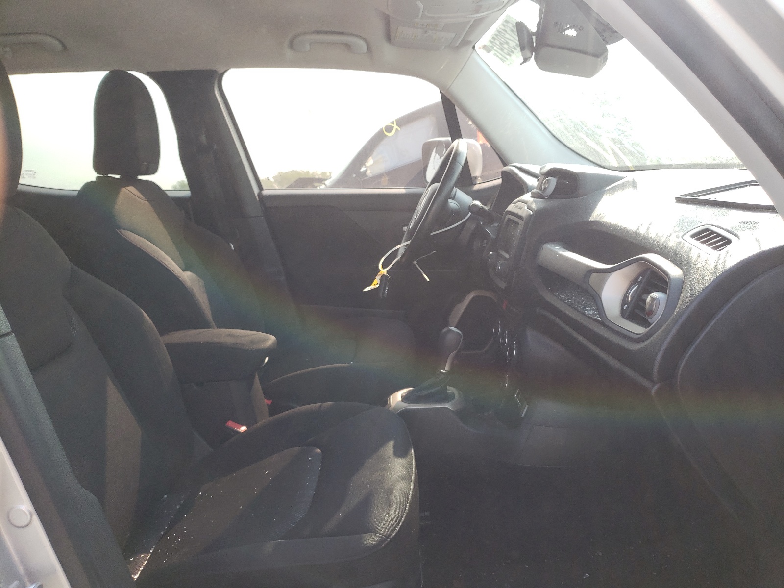 Photo 5 from auction – 2015 JEEP RENEGADE L with VIN ZACCJBBT1FPC39511