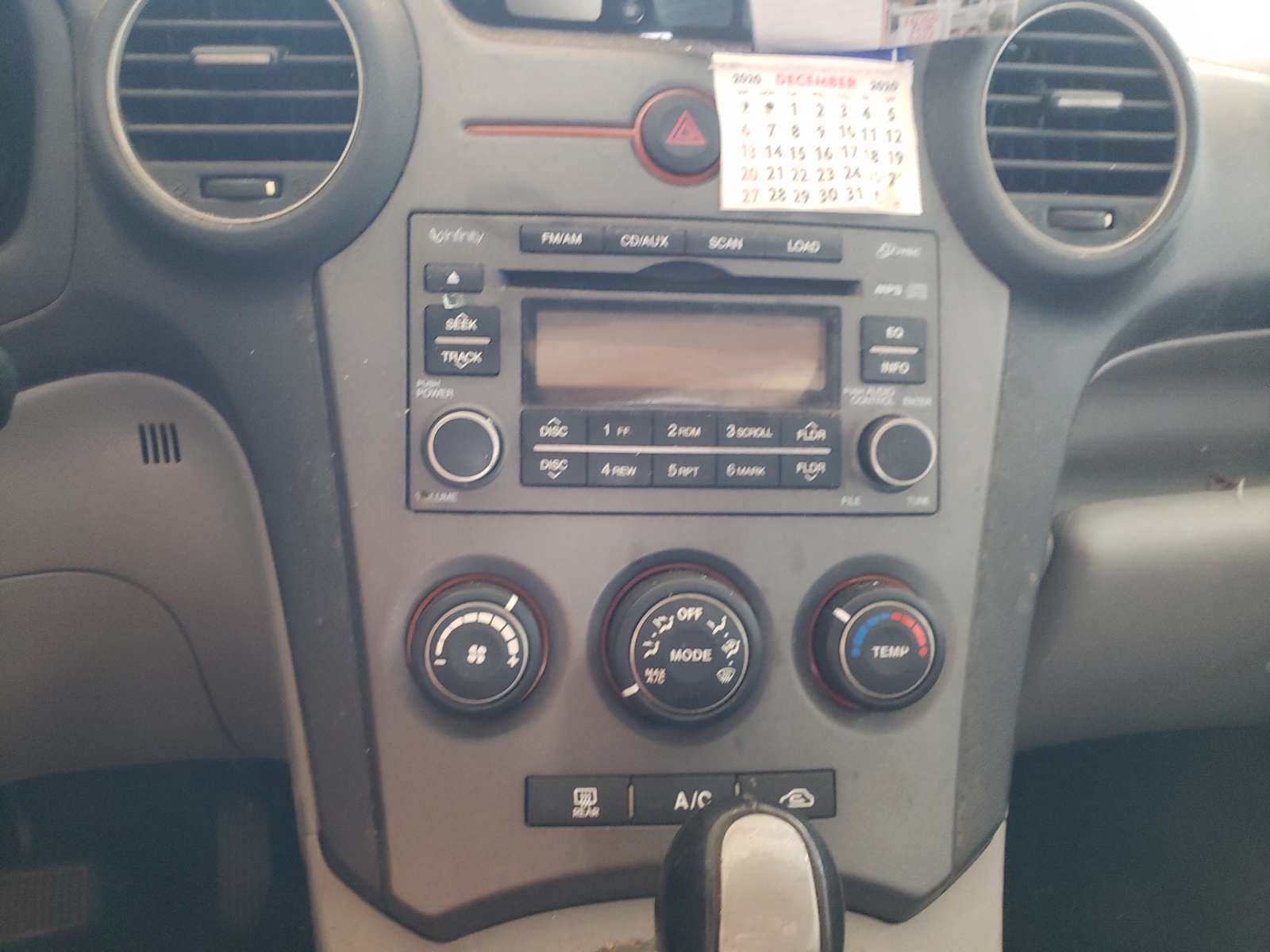 Photo 9 from auction – 2008 KIA RONDO LX with VIN KNAFG526987191373