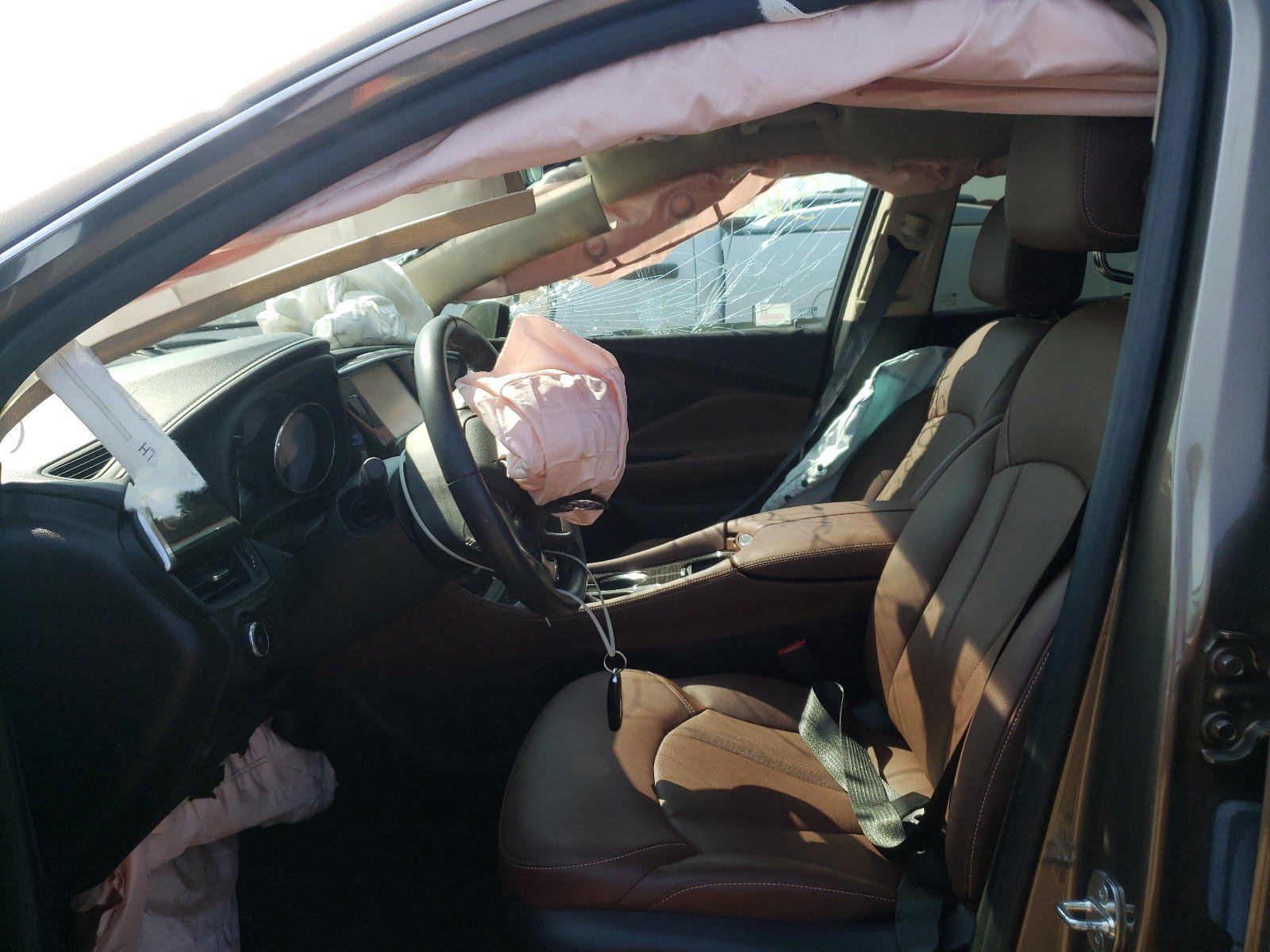 Photo 5 from auction – 2017 BUICK ENVISION E with VIN LRBFXBSA5HD001798