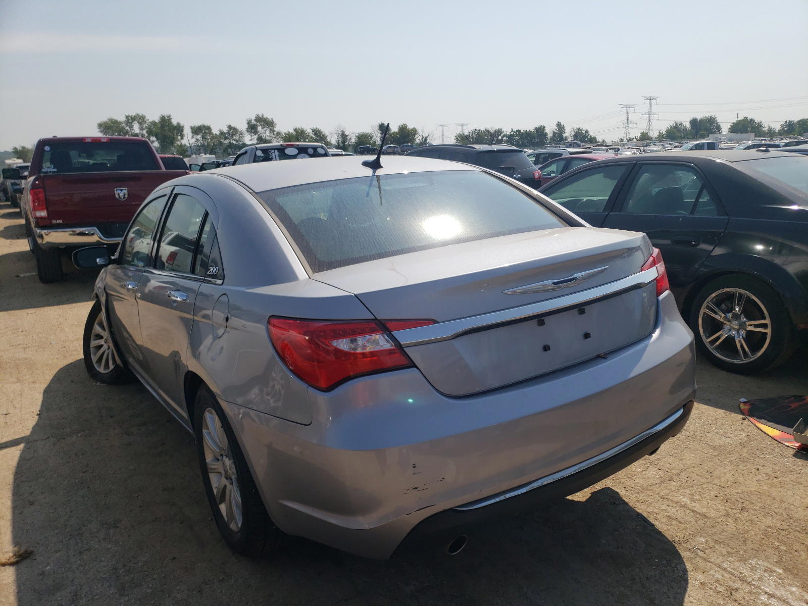 Photo 3 from auction – 2013 CHRYSLER 200 LIMITE with VIN 1C3CCBCG3DN612375