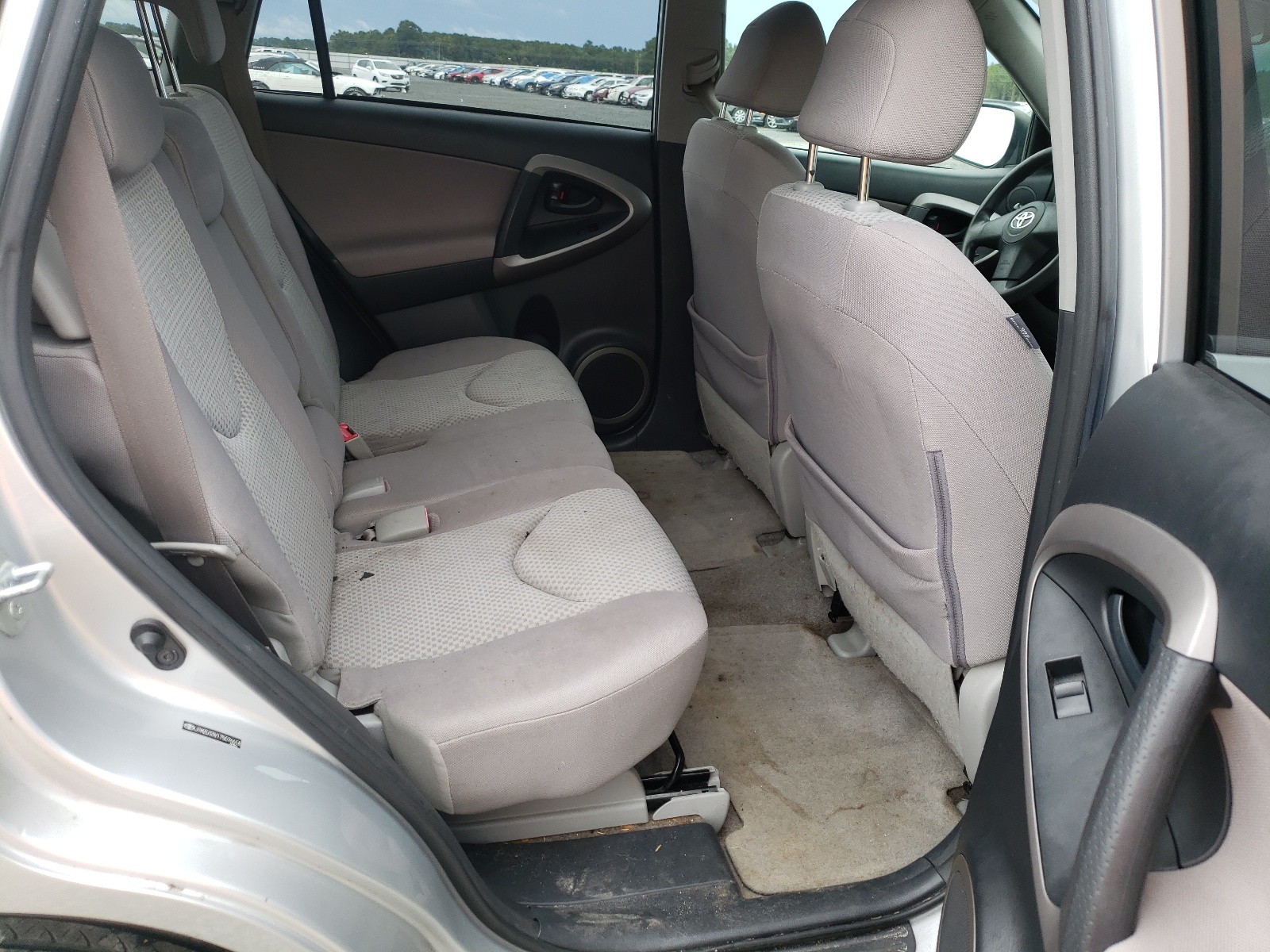 Photo 6 from auction – 2007 TOYOTA RAV4 with VIN JTMZD33V175076618