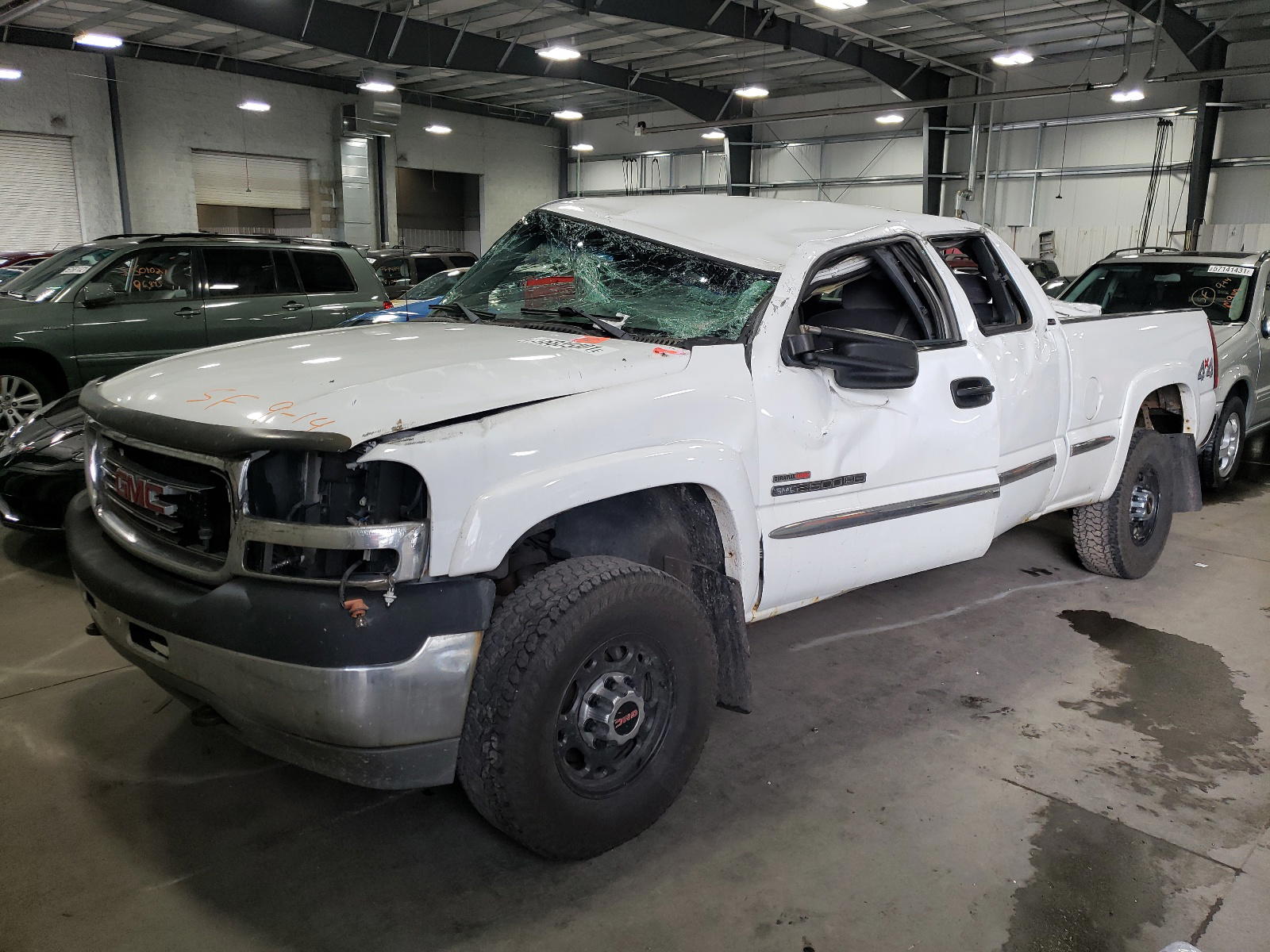 Photo 2 from auction – 2001 GMC SIERRA K25 with VIN 1GTHK29151E322187
