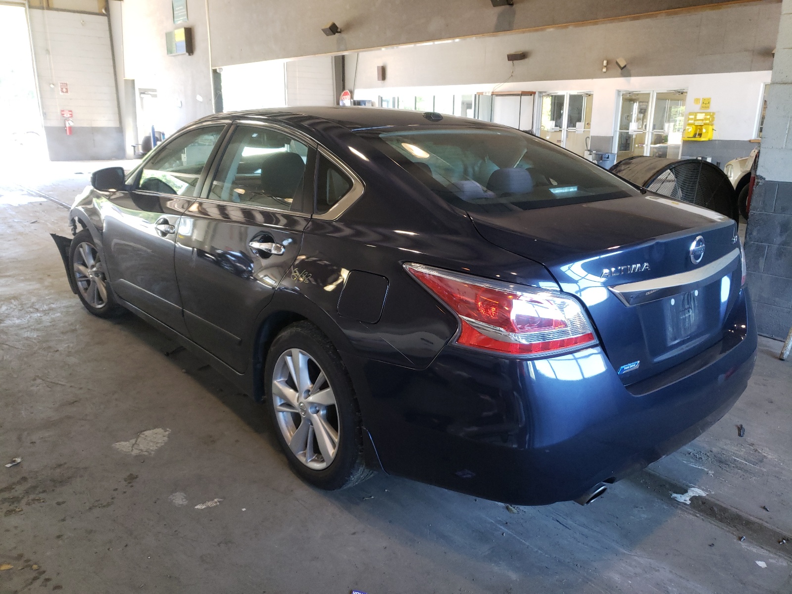 Photo 3 from auction – 2015 NISSAN ALTIMA 2.5 with VIN 1N4AL3AP0FC208255