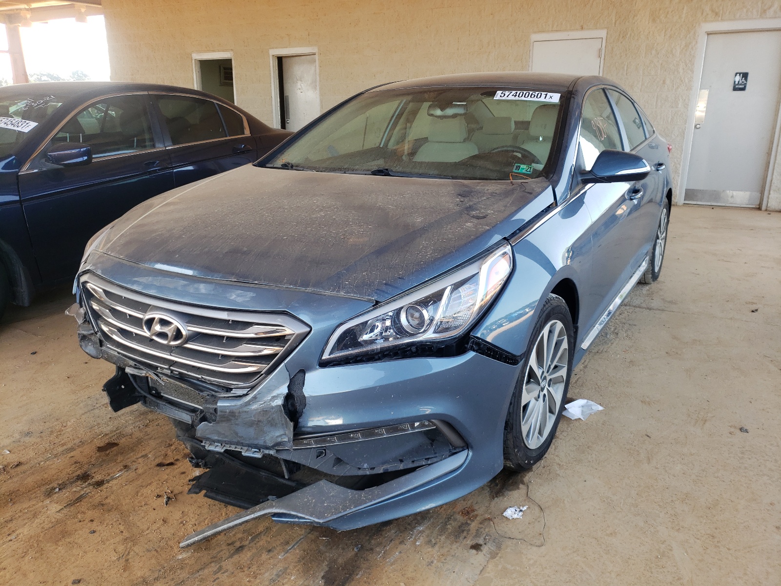 Photo 2 from auction – 2017 HYUNDAI SONATA SPO with VIN 5NPE34AF6HH449138