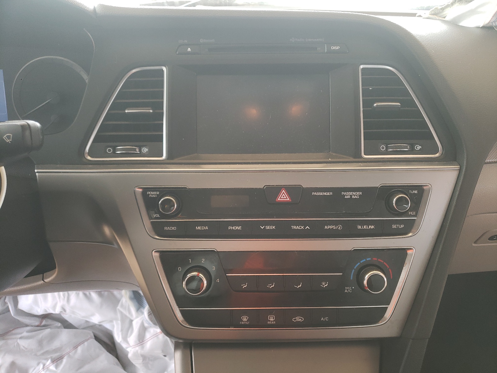Photo 9 from auction – 2016 HYUNDAI SONATA SE with VIN 5NPE24AF2GH382927