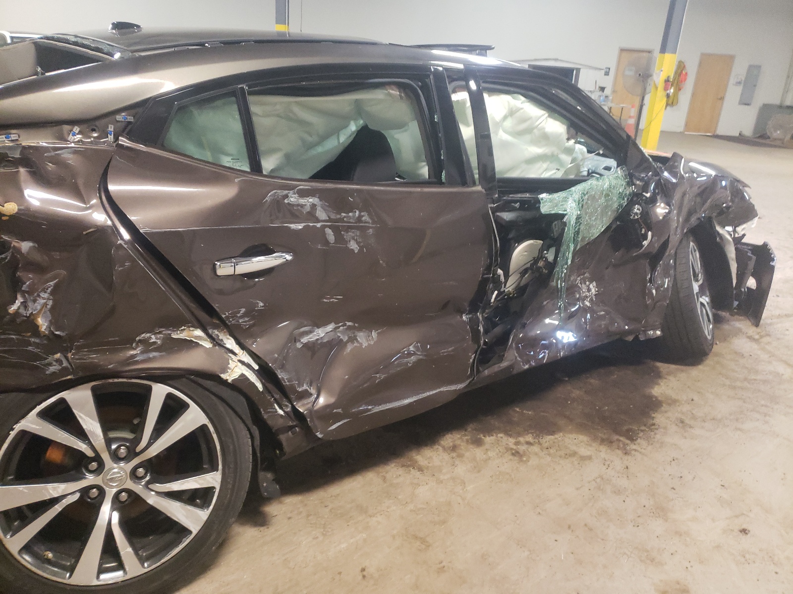 Photo 9 from auction – 2016 NISSAN MAXIMA 3.5 with VIN 1N4AA6AP9GC382768