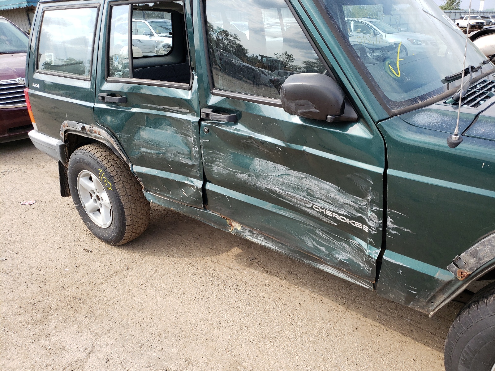 Photo 9 from auction – 1999 JEEP CHEROKEE S with VIN 1J4FN28S8XL609501