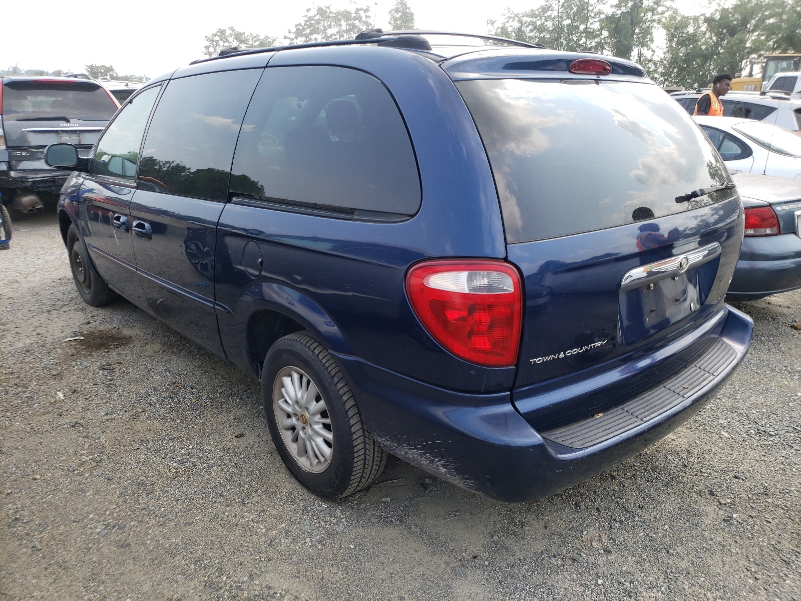 صورة رقم 3 من المزاد - 2002 CHRYSLER TOWN & COU مع VIN 2C8GP74L02R708263