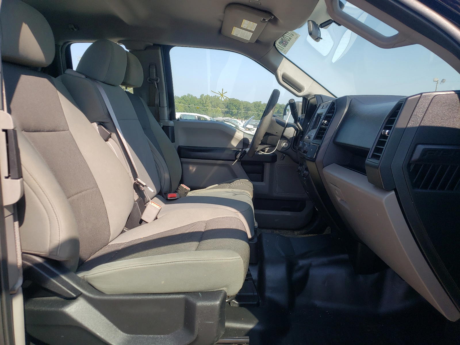 Photo 5 from auction – 2016 FORD F150 SUPER with VIN 1FTEX1CP7GFD01100